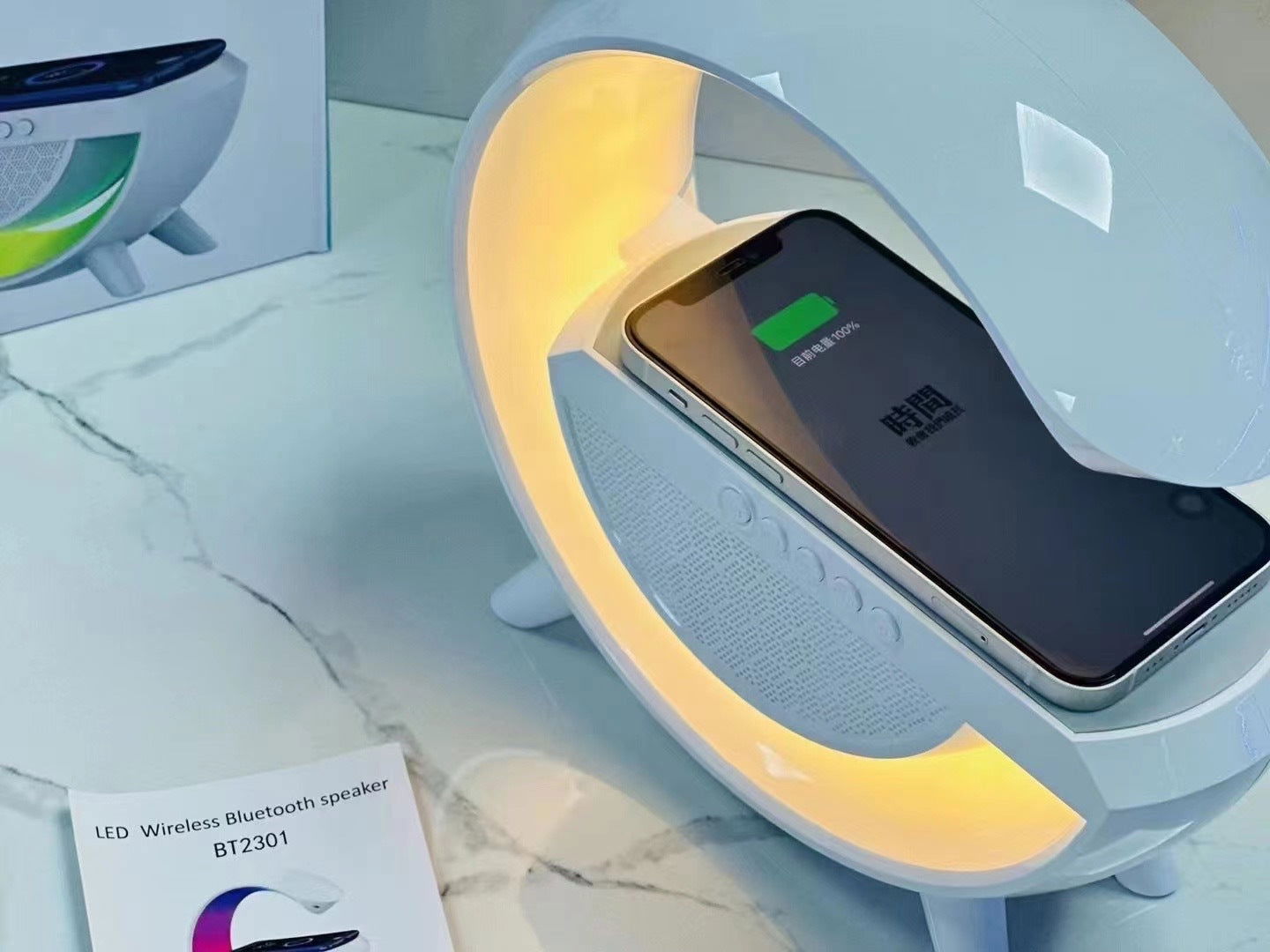 Ηχείο Bluetooth με Ραδιόφωνο και Ασύρματο Φορτιστή Κινητών OEM BT2301 - Λευκό με RBG Φωτισμό - iThinksmart.gr