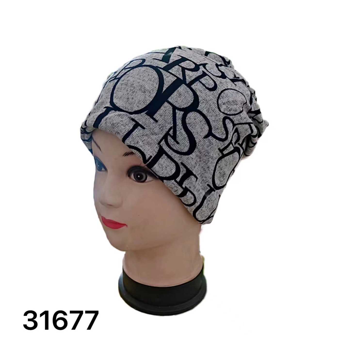 Knitted hat - 931677