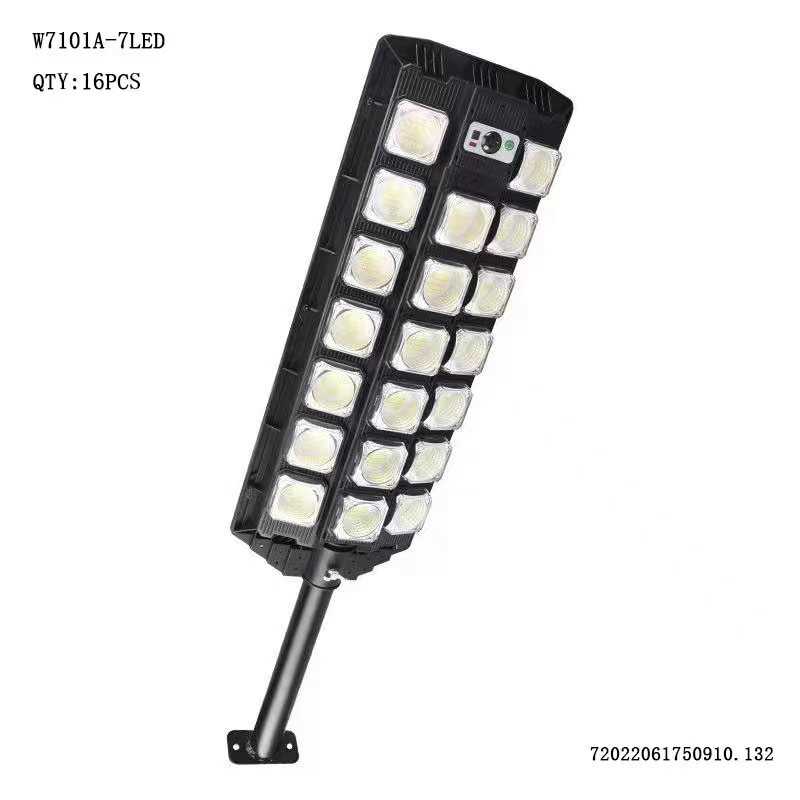 Solar LED floodlight with motion sensor – W7101A-7LED - 175091