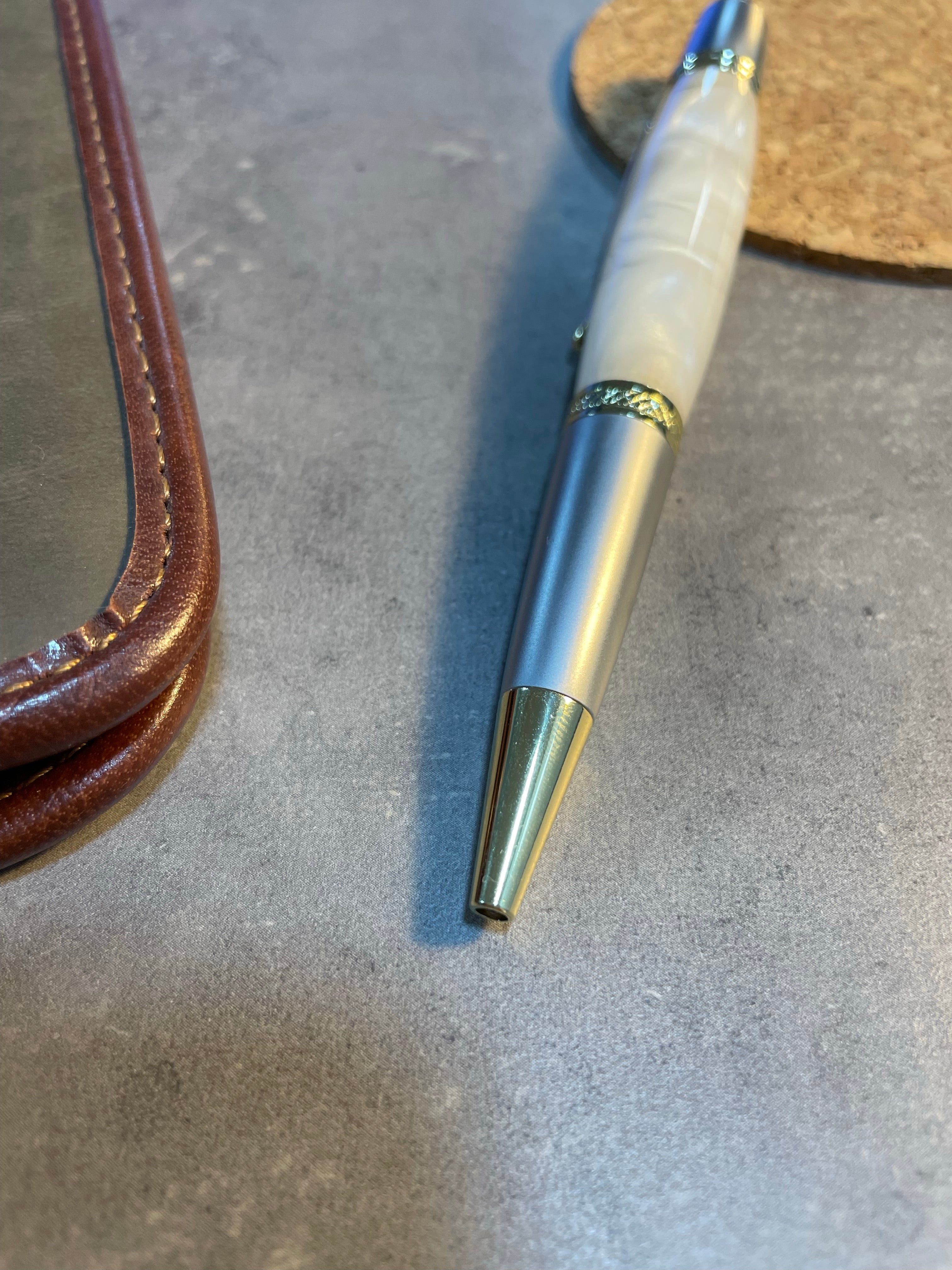 Handmade White Resin Liquid Glass Pen with Gold Details - EndlessWood